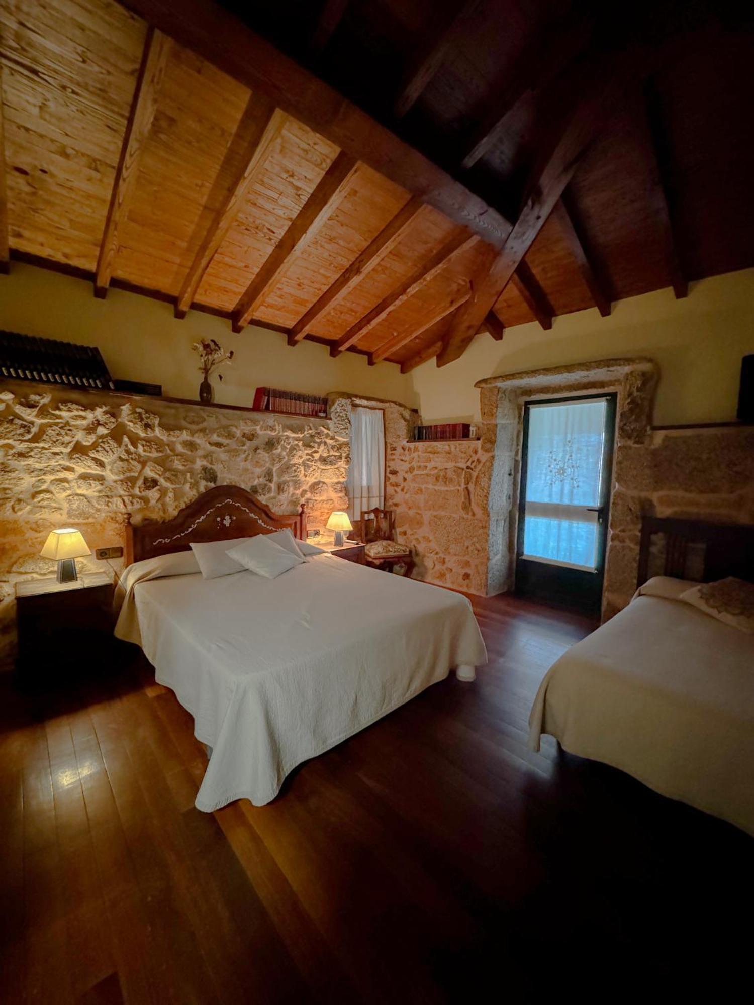 Aldea Figueiredo Guest House โอว์เรนเซ ภายนอก รูปภาพ