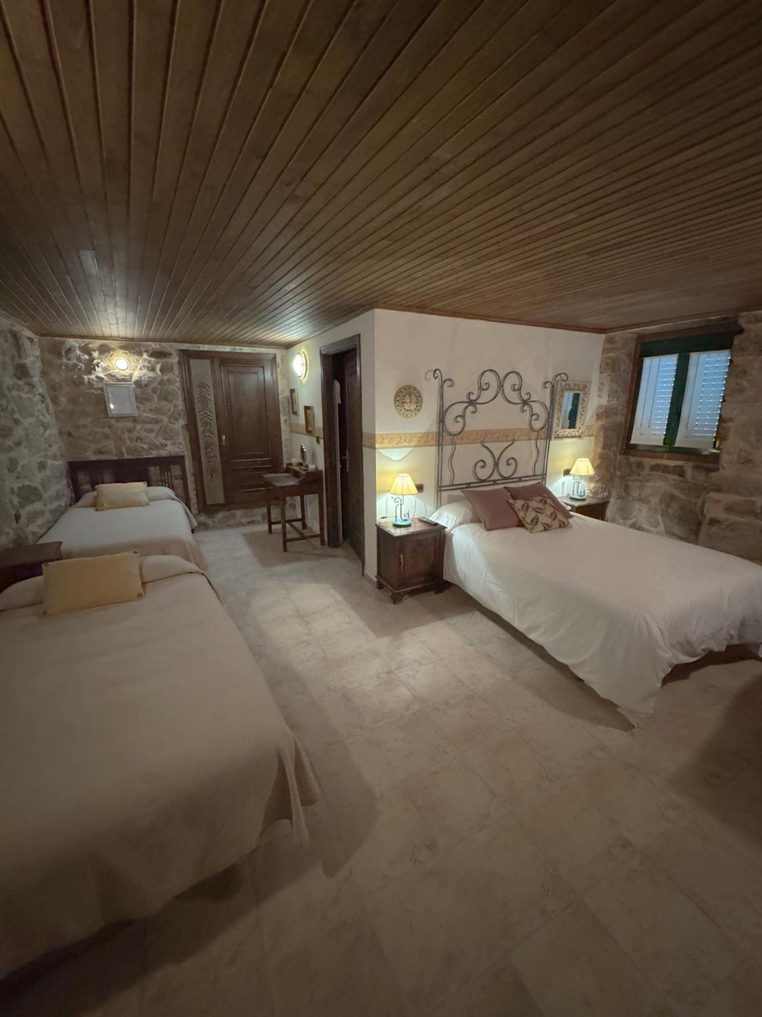 Aldea Figueiredo Guest House โอว์เรนเซ ภายนอก รูปภาพ